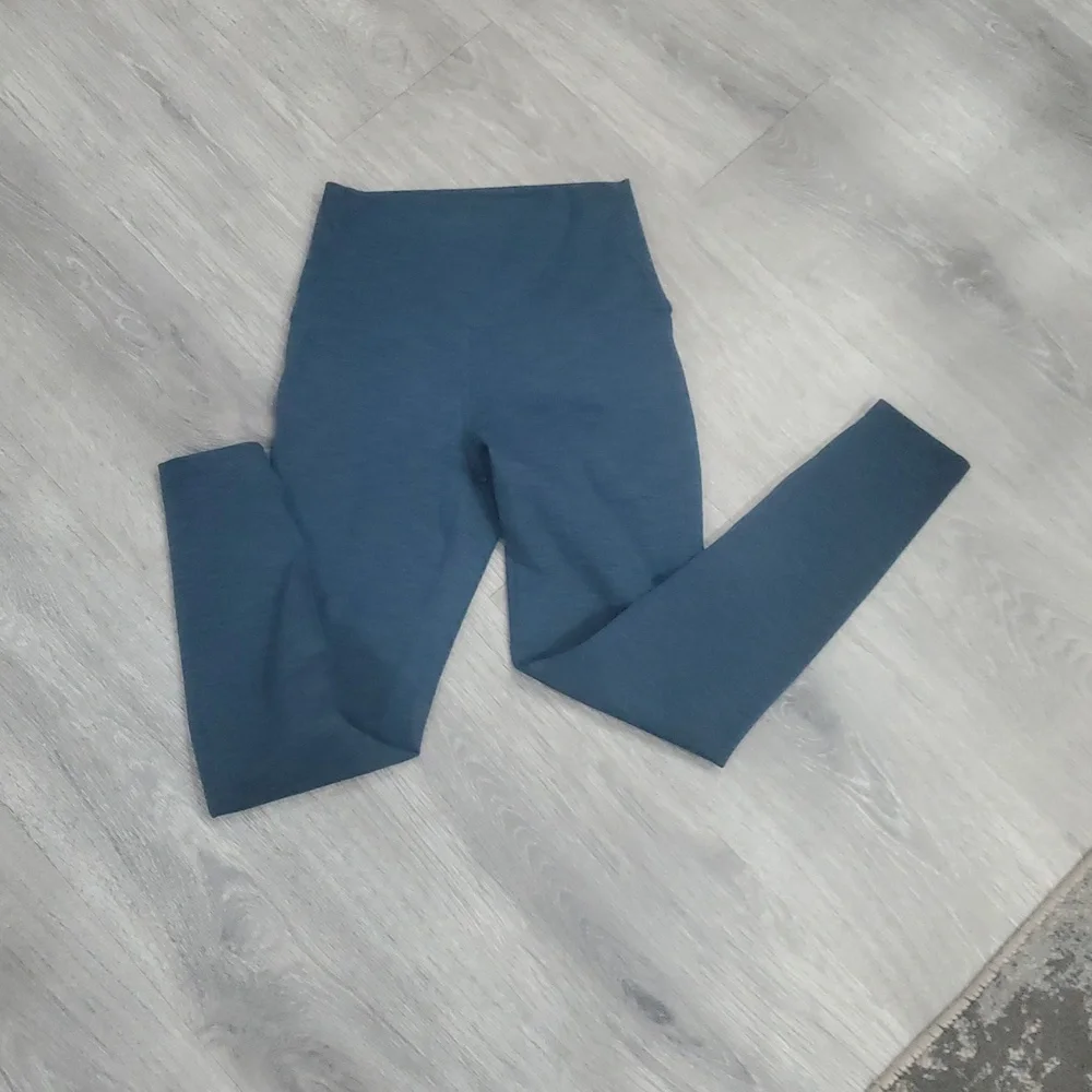 Beyond Yoga High Rise Ribbed Leggings In Blue Horizon Heather Size Xs - Picture 4 of 8